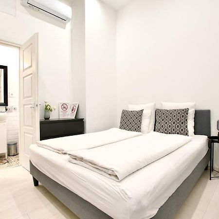בודפשט Standard Apartment By Hi5-St. King Mini Studio מראה חיצוני תמונה