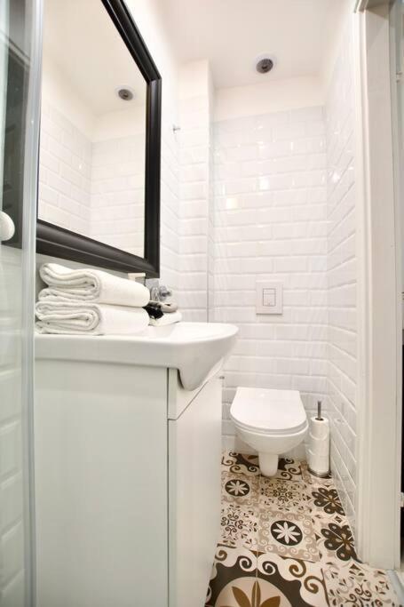 בודפשט Standard Apartment By Hi5-St. King Mini Studio מראה חיצוני תמונה