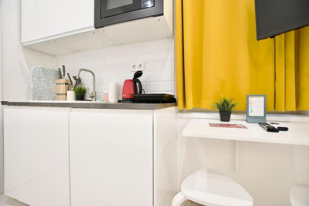 בודפשט Standard Apartment By Hi5-St. King Mini Studio מראה חיצוני תמונה